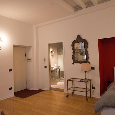 Small Studio 5 Min To The Metro Apartment Milan Exterior photo